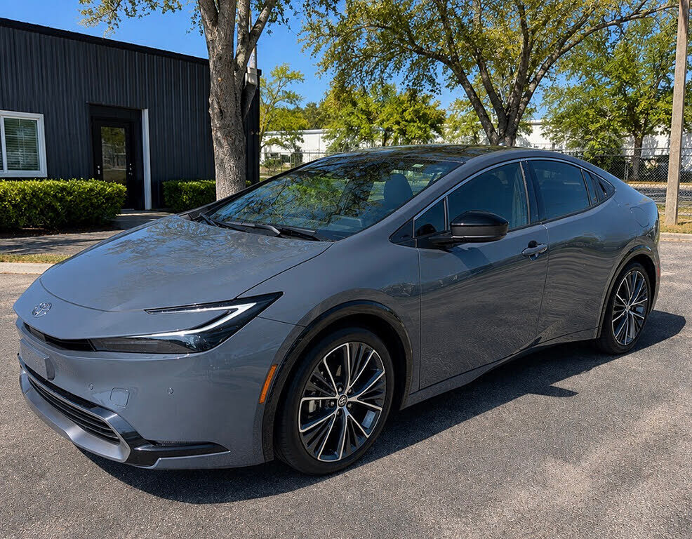 2024 TOYOTA PRIUS