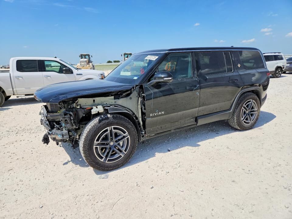 2025 RIVIAN R1S