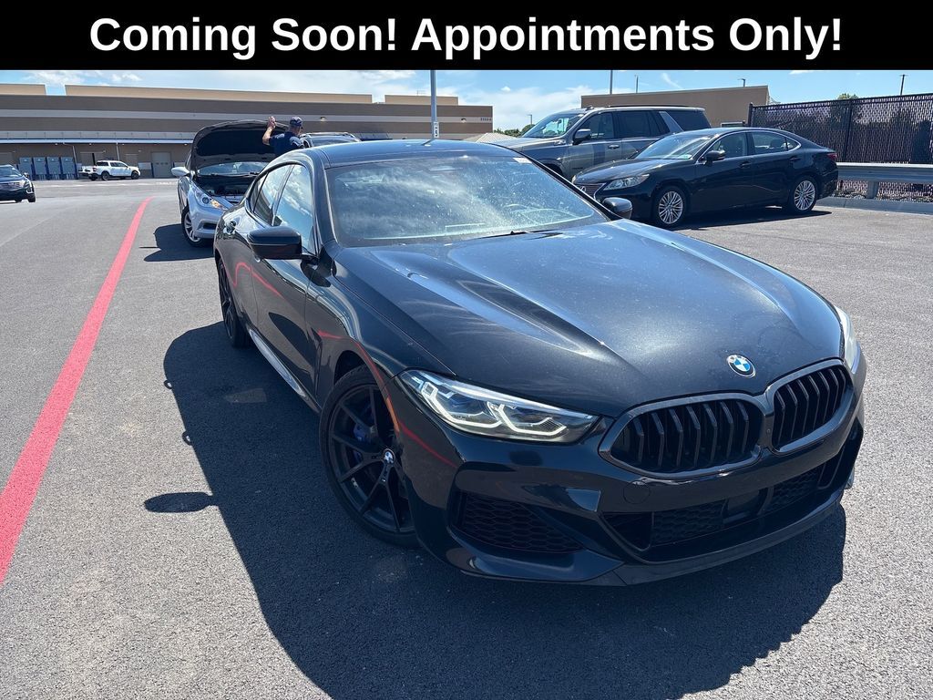 2022 BMW M8