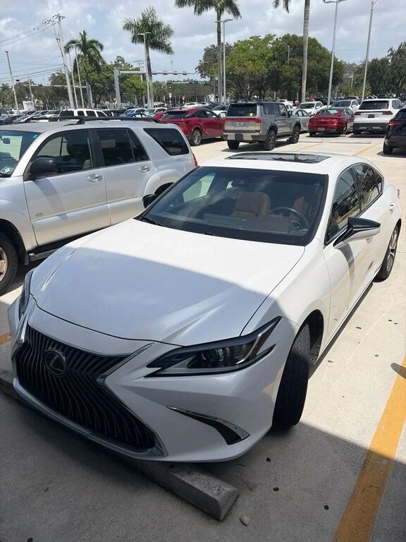 2021 LEXUS ES