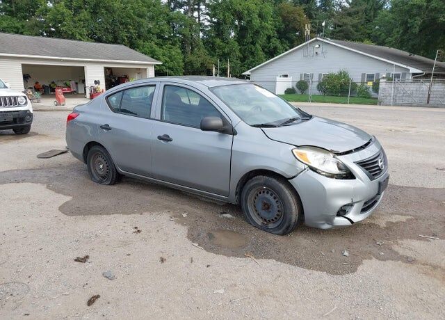 2012 NISSAN Versa