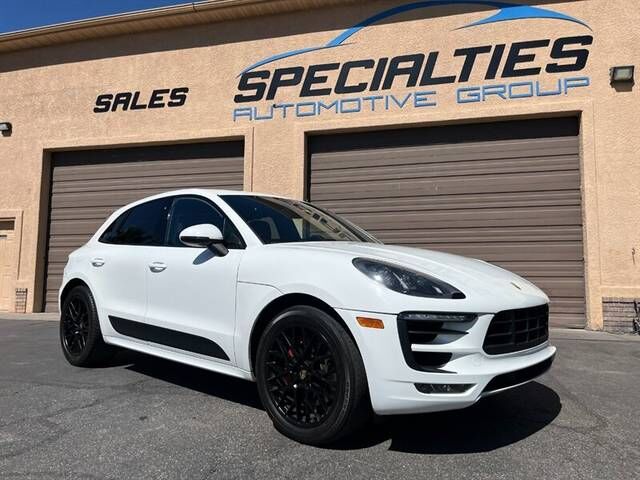 2017 PORSCHE Macan