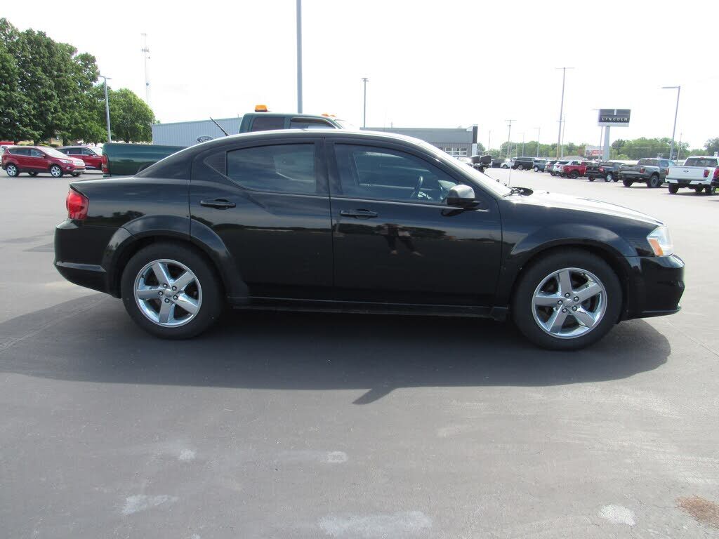 2013 DODGE Avenger