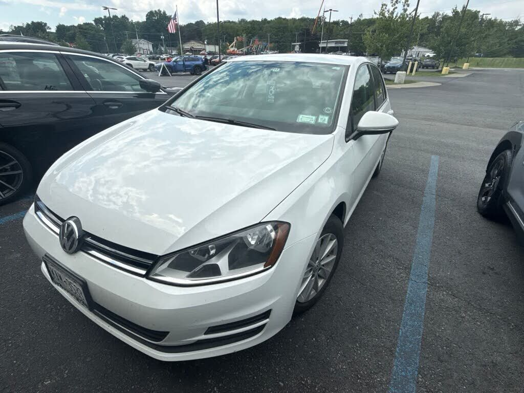 2017 VOLKSWAGEN Golf