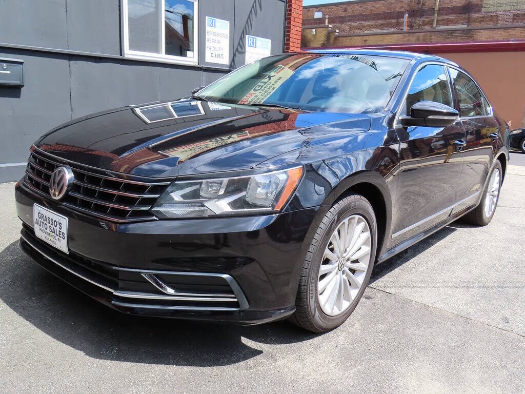 2017 VOLKSWAGEN Passat