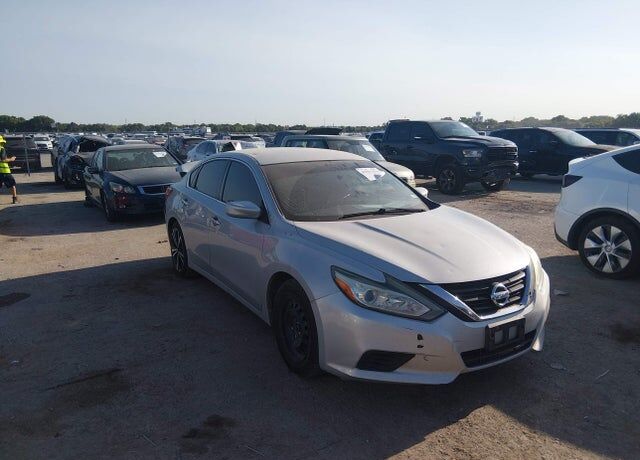 2017 NISSAN Altima