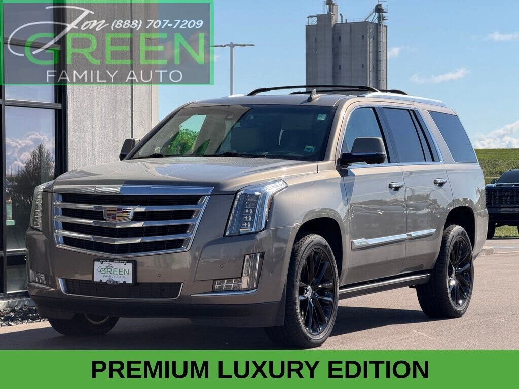 2017 CADILLAC Escalade