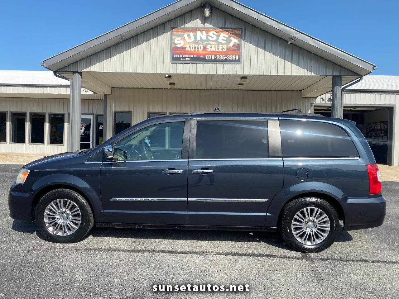 2014 CHRYSLER Town and Country