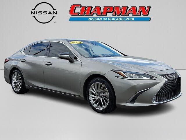 2019 LEXUS ES