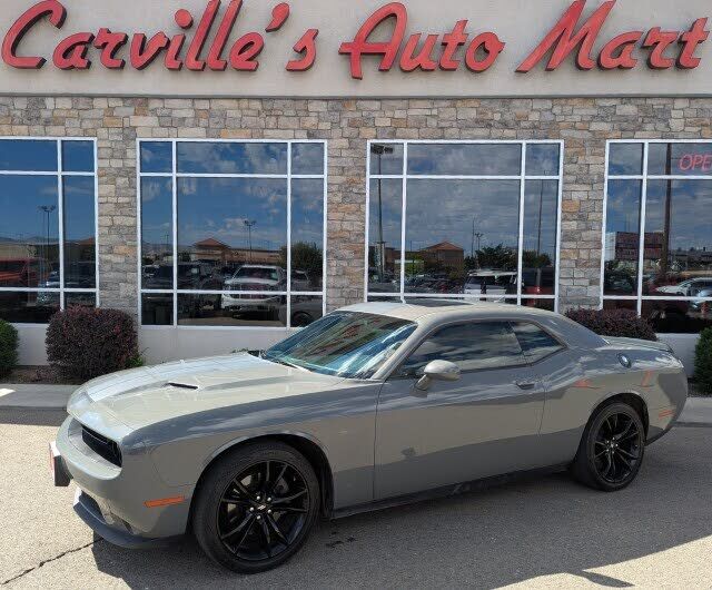 2017 DODGE Challenger