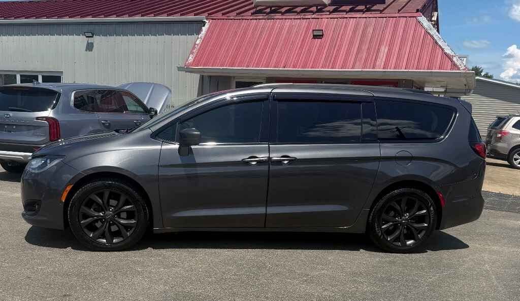 2019 CHRYSLER Pacifica