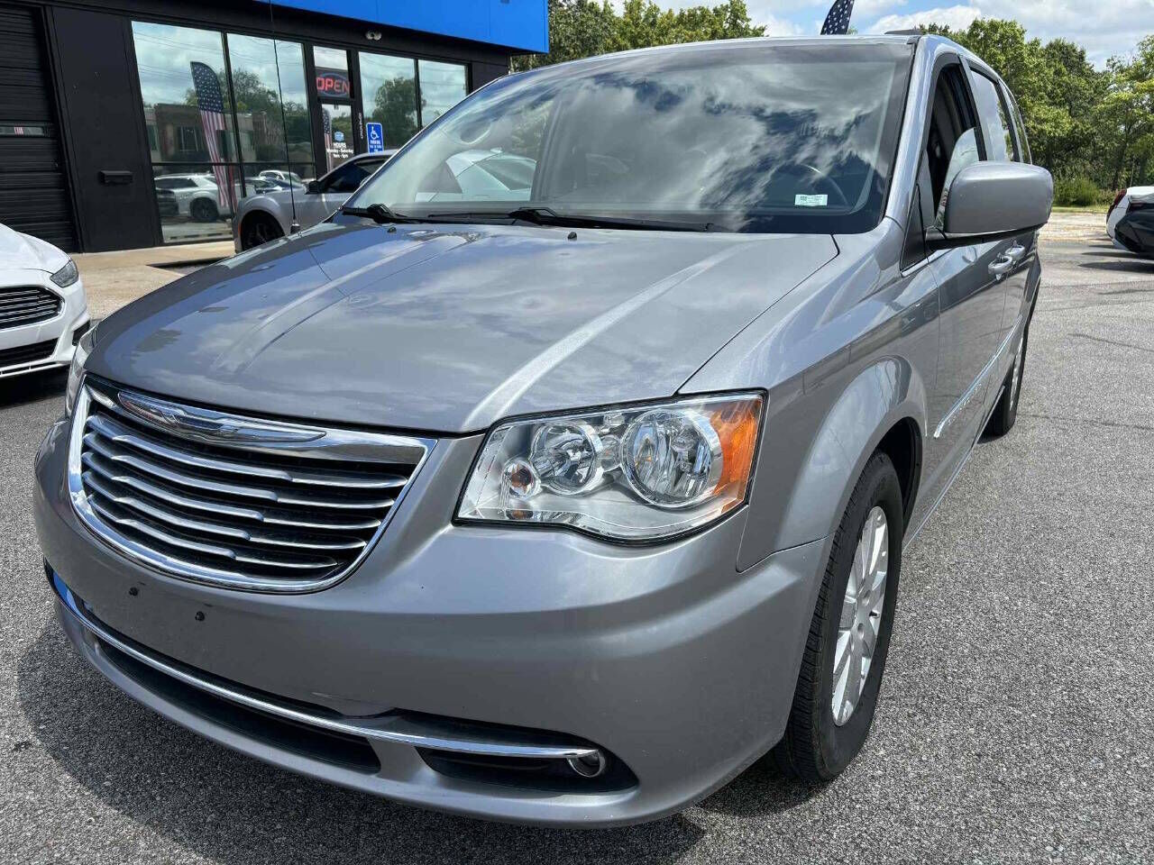 2016 CHRYSLER Town and Country