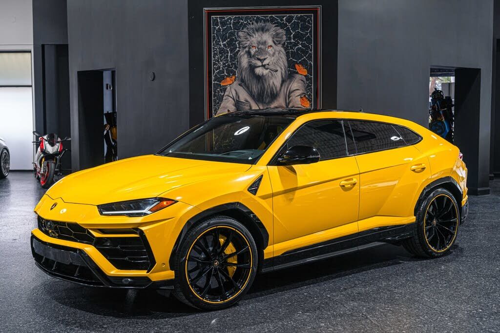2021 LAMBORGHINI URUS