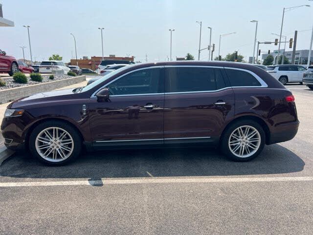 2019 LINCOLN MKT