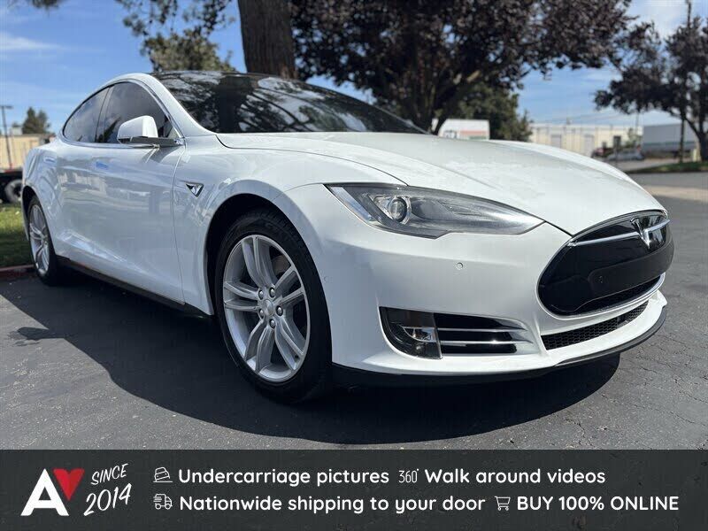 2015 TESLA Model S