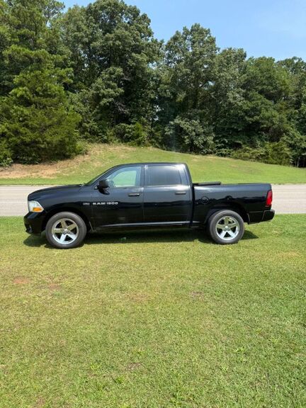 2012 DODGE Ram