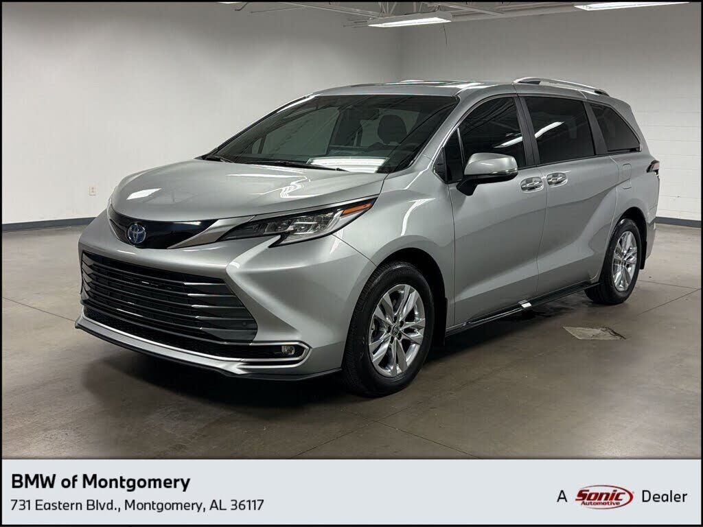 2025 TOYOTA Sienna