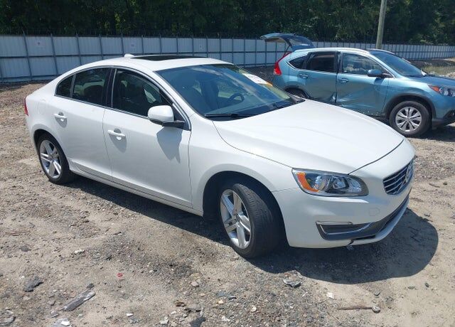 2015 VOLVO S60