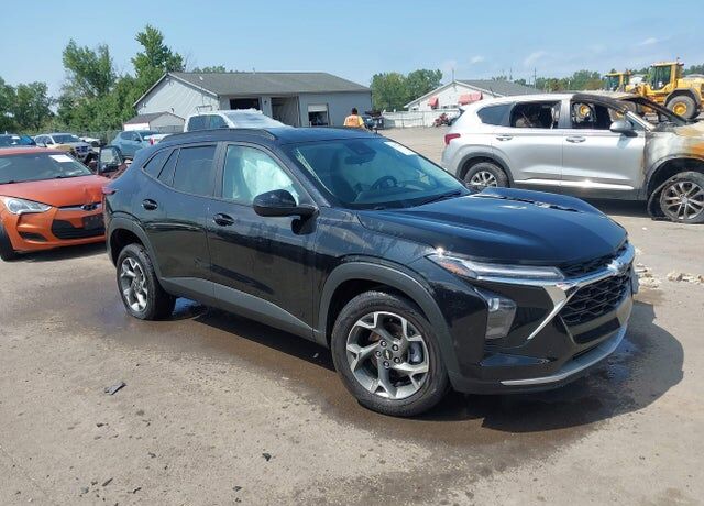 2025 CHEVROLET Trax