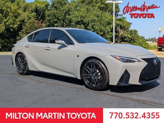 2022 LEXUS IS
