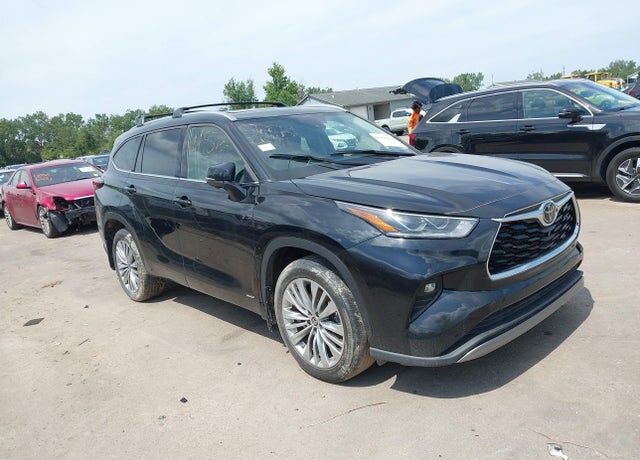 2025 TOYOTA Highlander