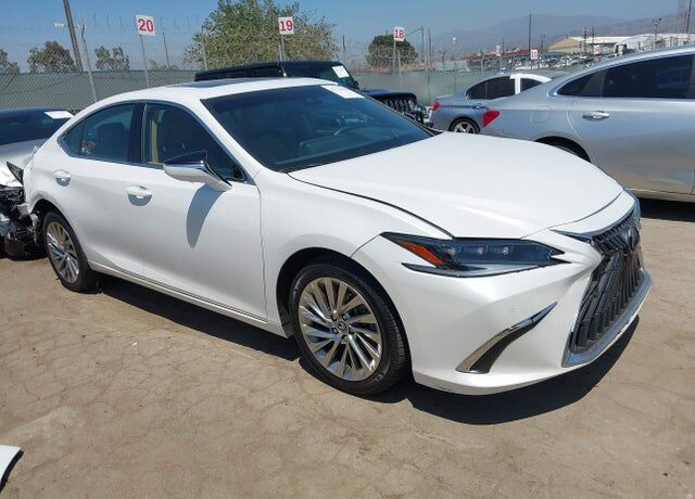 2023 LEXUS ES
