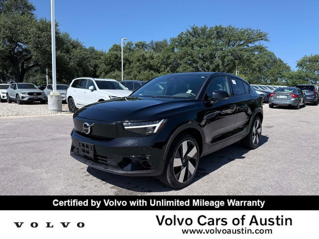 2023 VOLVO C40