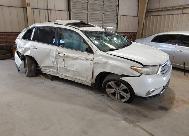 2011 TOYOTA Highlander