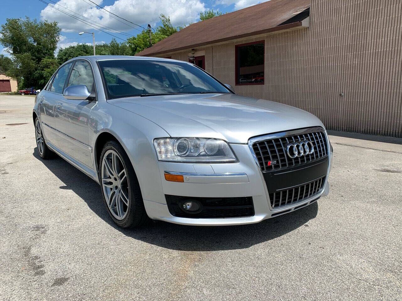 2007 AUDI S8