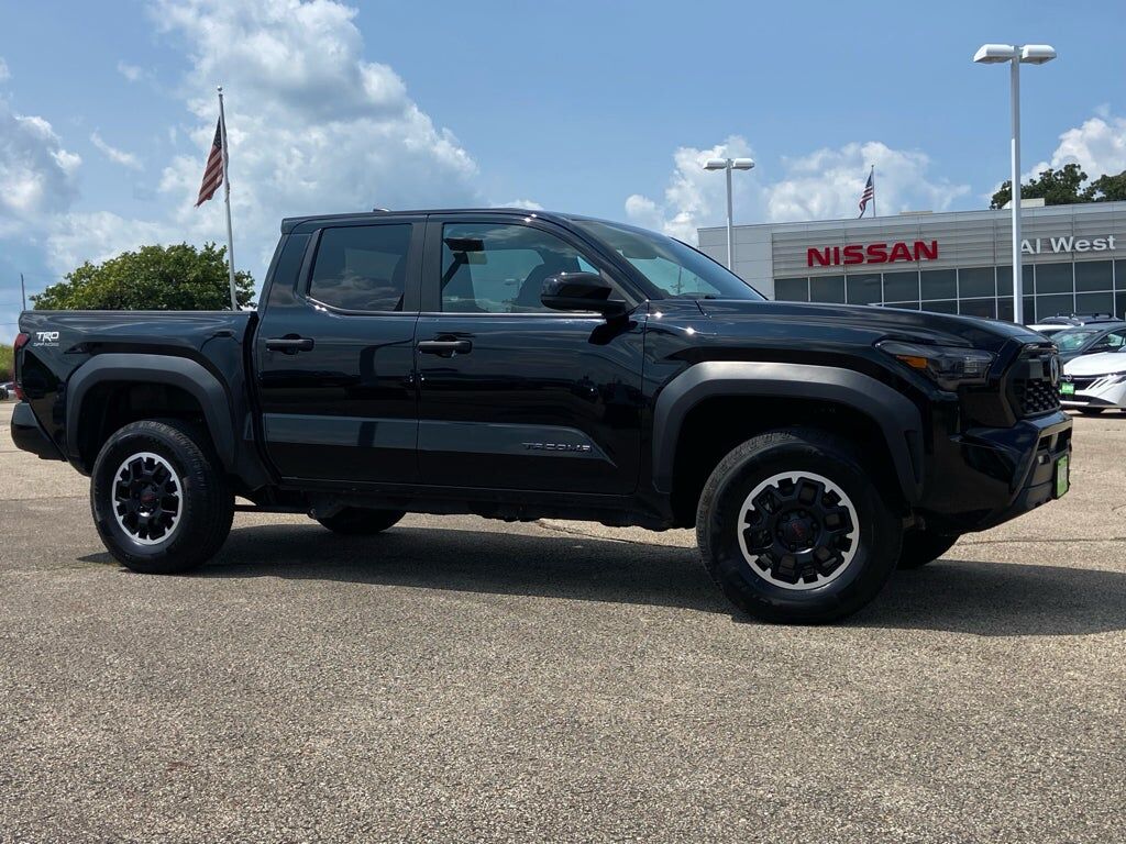 2024 TOYOTA Tacoma