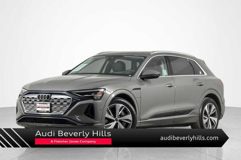 2024 AUDI Q8