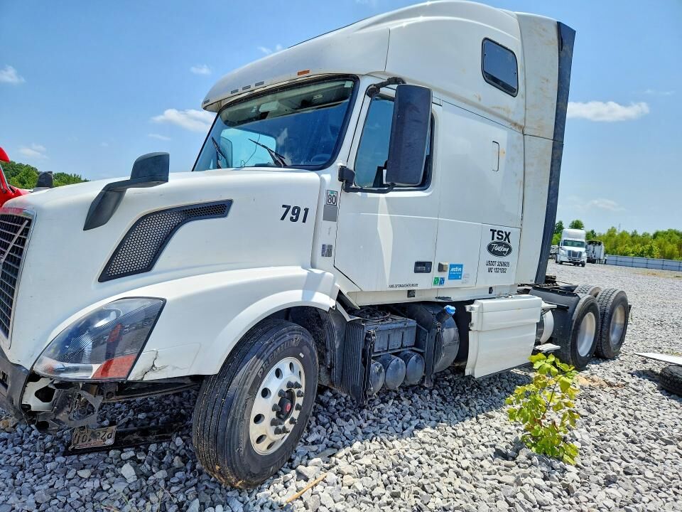 2016 VOLVO TRUCK VNL
