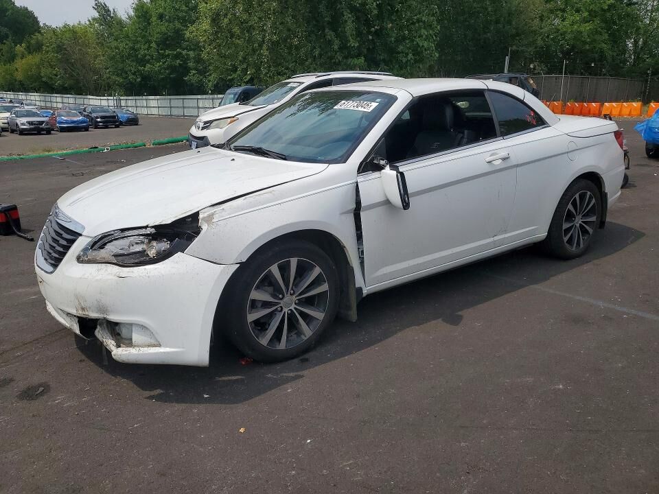 2013 CHRYSLER 200