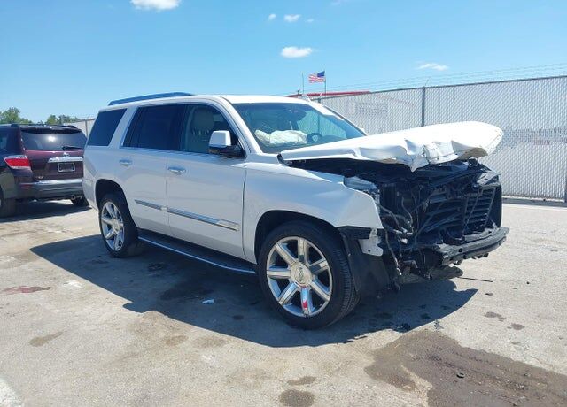 2017 CADILLAC Escalade