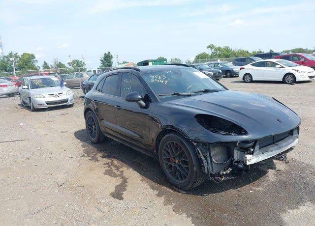 2017 PORSCHE Macan