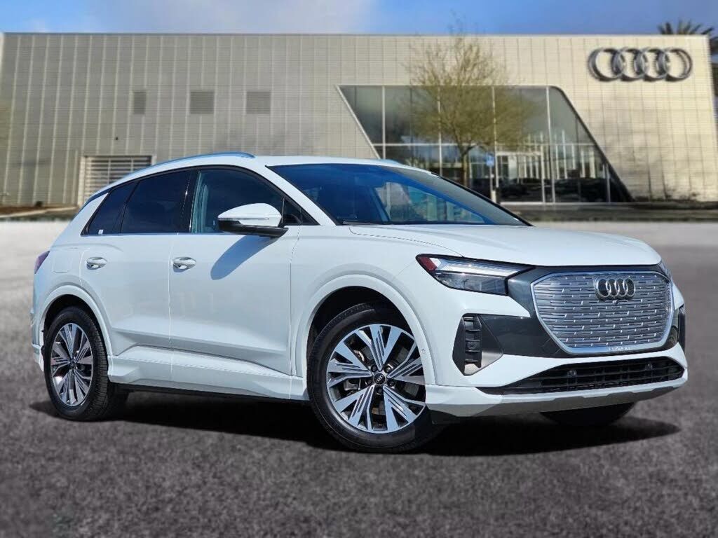 2023 AUDI Q4