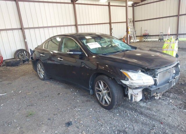 2010 NISSAN Maxima