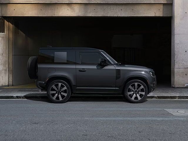 2026 LAND ROVER Defender