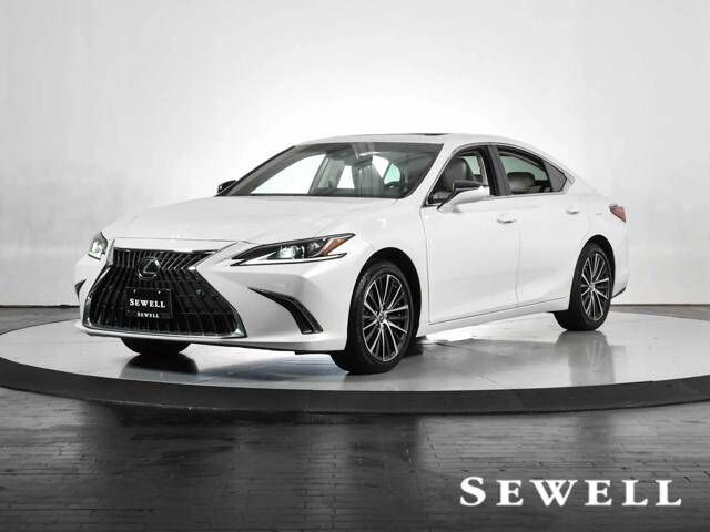 2025 LEXUS ES
