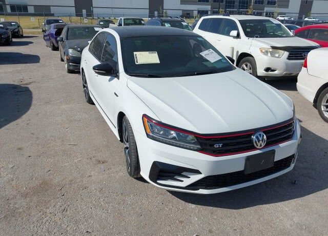 2018 VOLKSWAGEN Passat