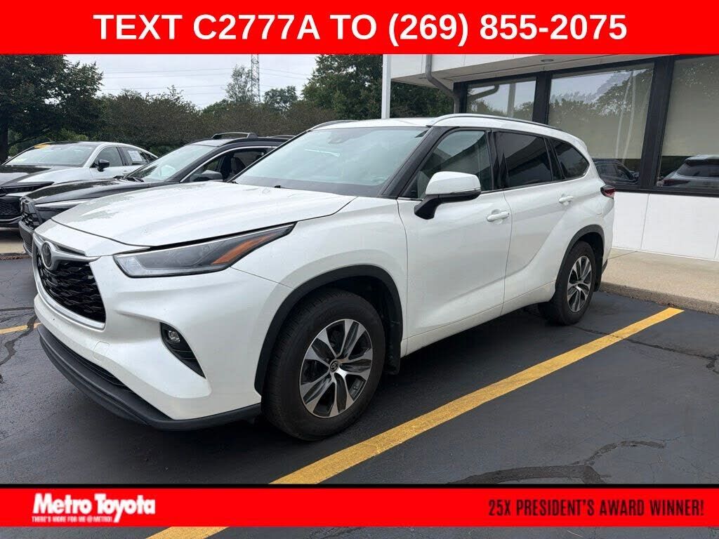 2021 TOYOTA Highlander