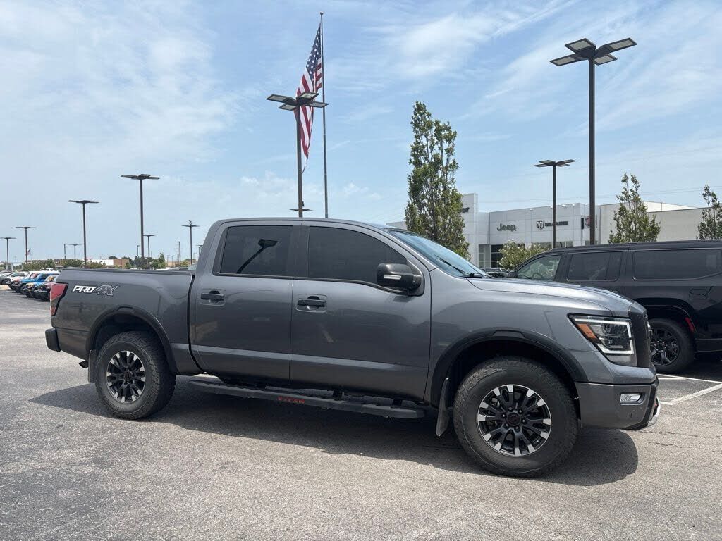 2023 NISSAN Titan