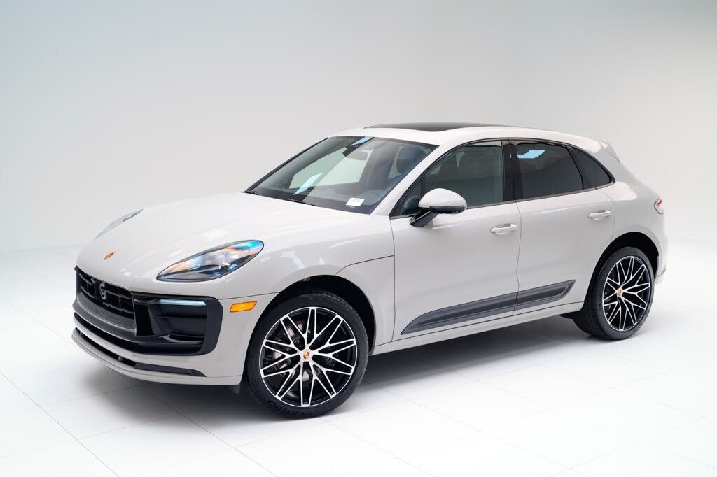 2026 PORSCHE Macan