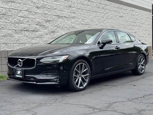 2018 VOLVO S90