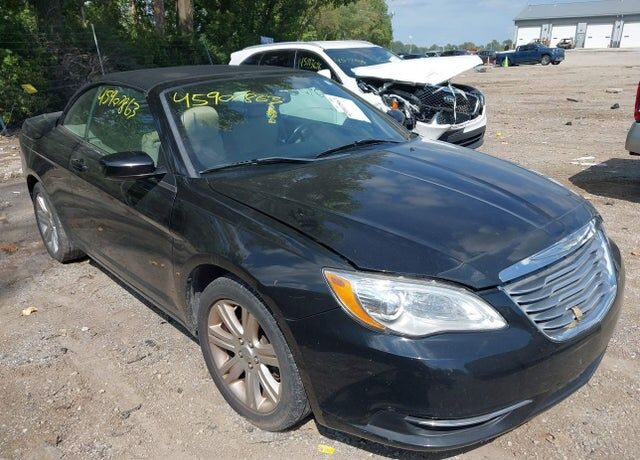 2013 CHRYSLER 200