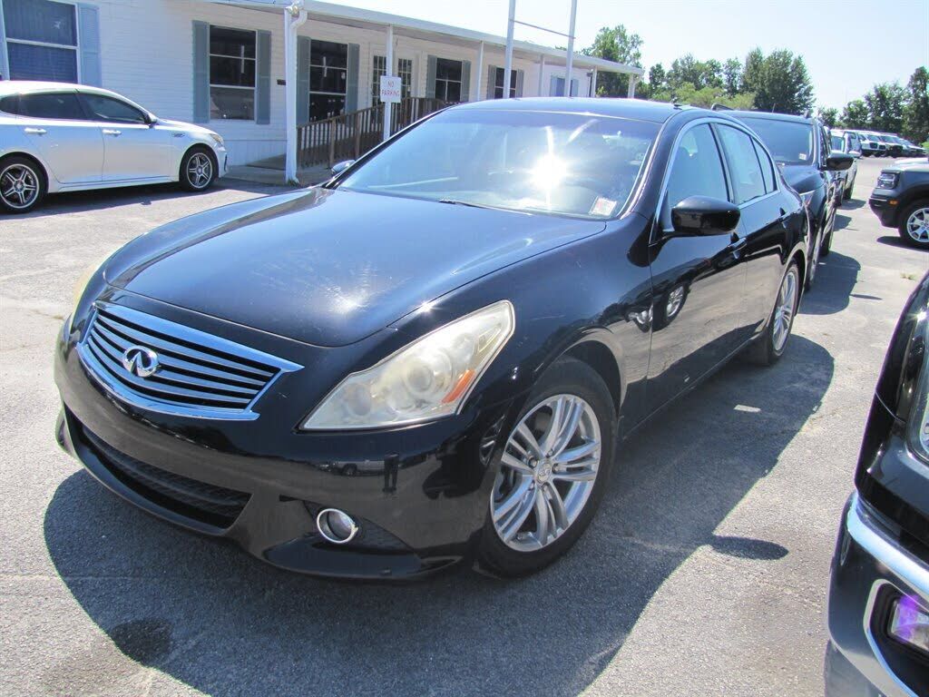 2013 INFINITI G37