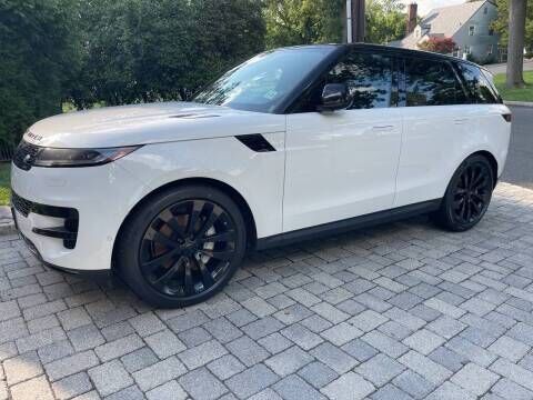 2024 LAND ROVER Defender