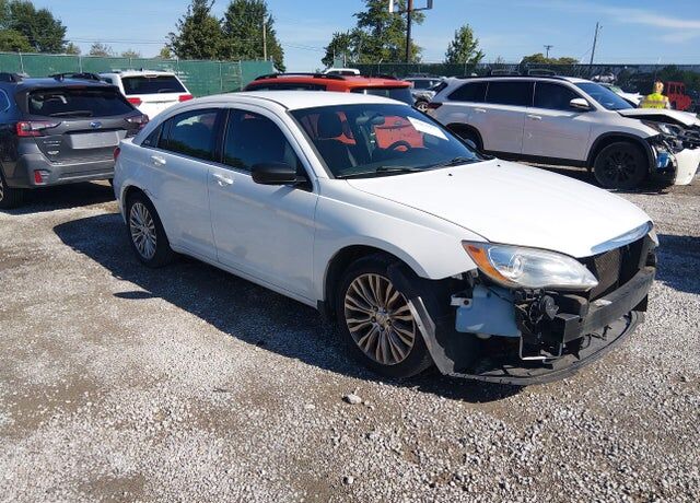 2013 CHRYSLER 200