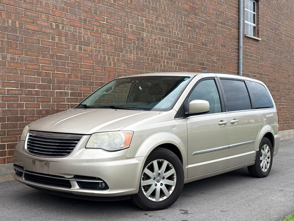 2013 CHRYSLER Town and Country