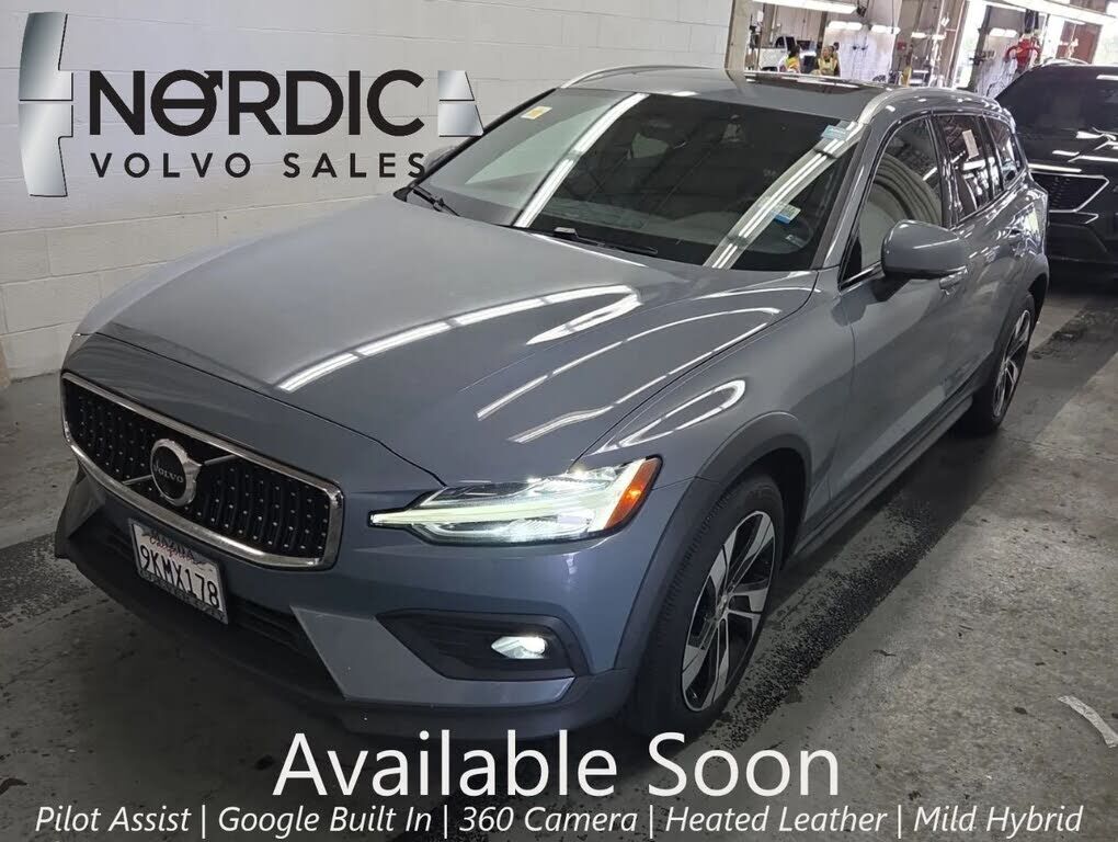 2024 VOLVO V60CC